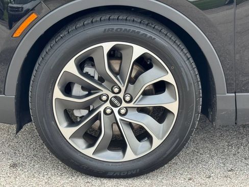 Used 2022 Lincoln Nautilus Reserve AWD/4WD image 42
