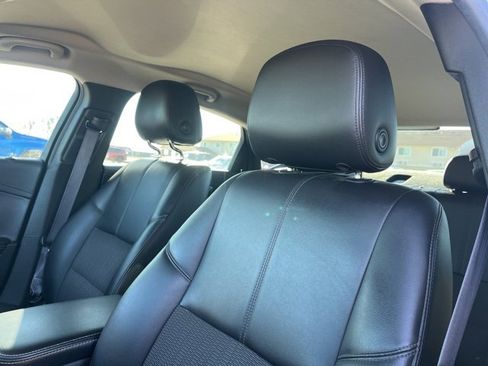 Used 2016 Chevrolet Impala LT w/ Convenience Package image 15