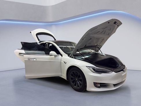 Used 2018 Tesla Model S AWD image 8