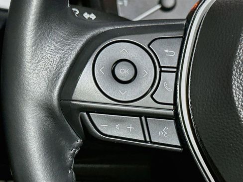 Used 2025 Toyota Corolla SE FWD image 31