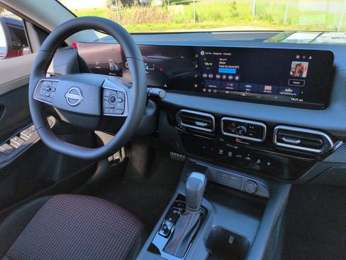 New 2026 Nissan Sentra SR w/ Floor Mat Package image 34