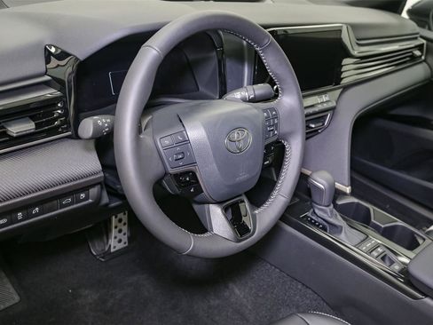 New 2026 Toyota Camry Hybrid image 18