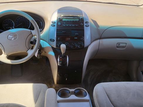 Used 2009 Toyota Sienna CE FWD image 24