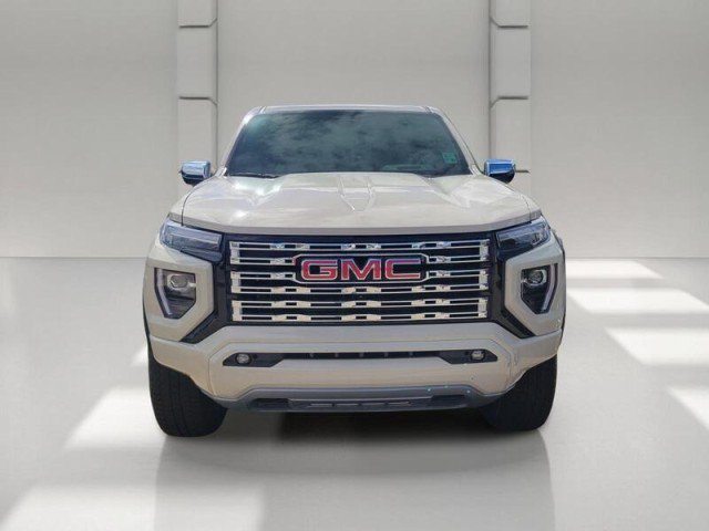 Used 2026 GMC Canyon Denali AWD/4WD image 2