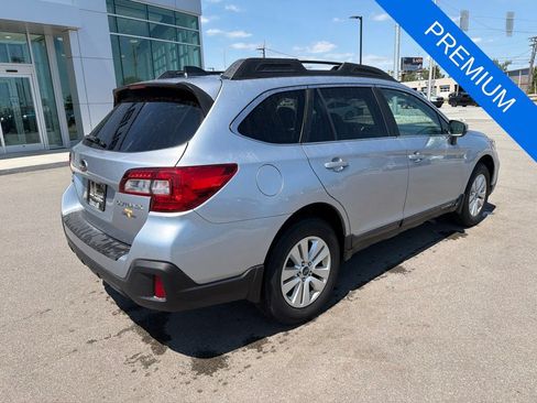 Used 2018 Subaru Outback 2.5i Premium AWD/4WD image 7