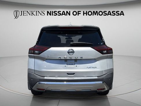 Certified 2021 Nissan Rogue Platinum FWD image 9