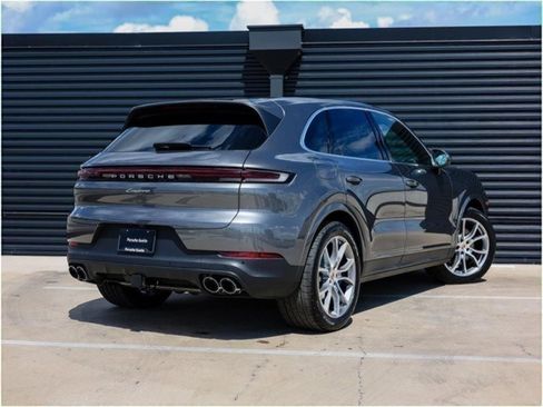 New 2025 Porsche Cayenne image 7