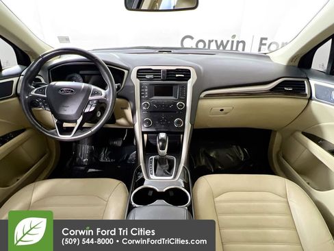 Used 2015 Ford Fusion SE w/ Equipment Group 202A FWD image 7