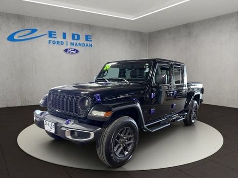 Used 2024 Jeep Gladiator Sport AWD/4WD image 5