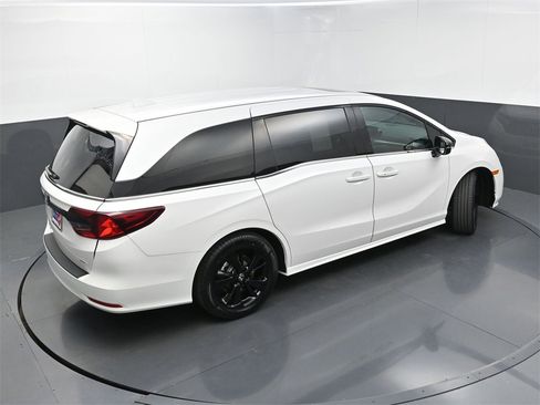 Used 2023 Honda Odyssey Sport image 37
