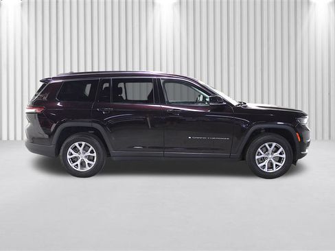 Certified 2022 Jeep Grand Cherokee L Limited AWD/4WD image 2