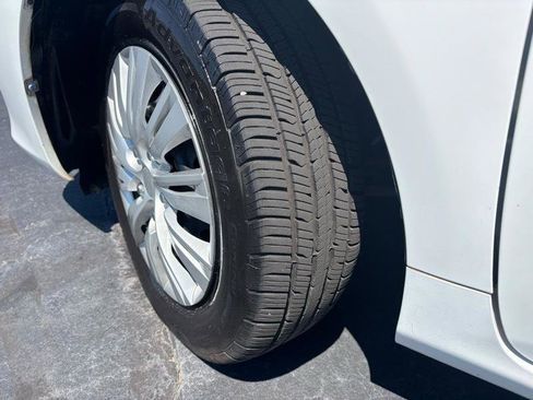 Used 2011 Toyota Corolla LE image 9