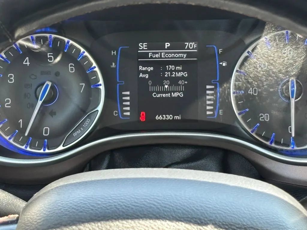 Used 2019 Chrysler Pacifica Touring-L FWD image 22