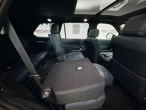 Used 2025 Toyota Sequoia Platinum image 29