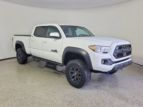Used 2023 Toyota Tacoma SR5 RWD image 4