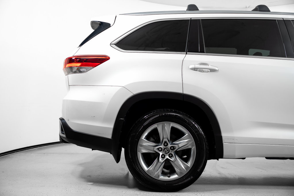 Used 2018 Toyota Highlander Limited AWD/4WD image 5