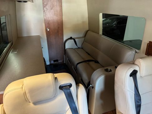Used 2013 Mercedes-Benz Sprinter 2500 image 12