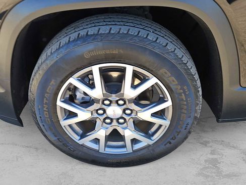 Used 2023 GMC Acadia SLT image 12