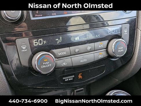 Used 2018 Nissan Rogue SV AWD/4WD image 18