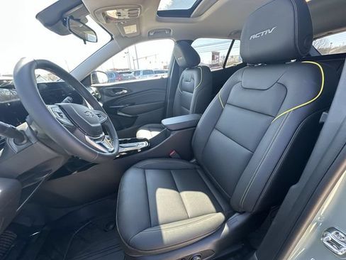 Used 2026 Chevrolet Trax ACTIV w/ Sunroof Package FWD image 22