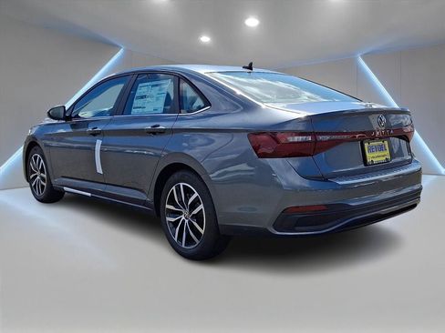 New 2026 Volkswagen Jetta SE FWD image 3