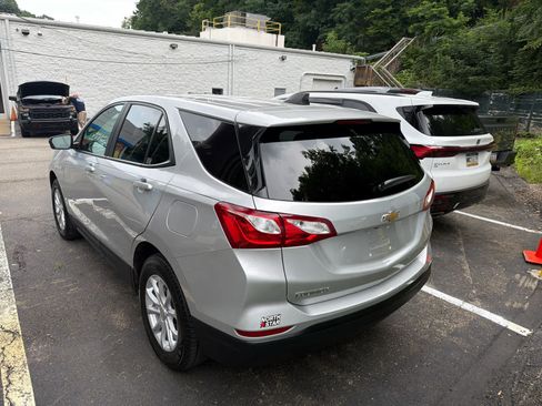 Certified 2020 Chevrolet Equinox LS w/ LS Convenience Package AWD/4WD image 3