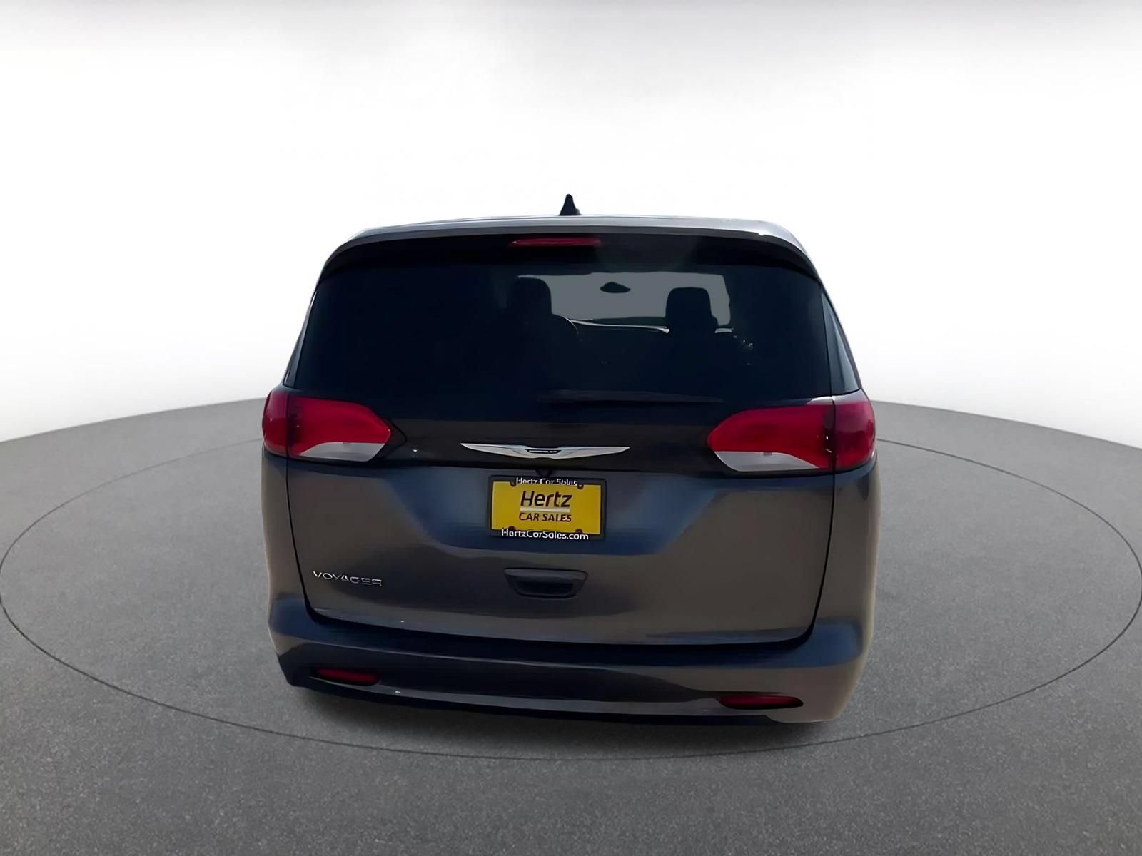Used 2023 Chrysler Voyager LX FWD image 12