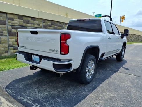 Used 2024 Chevrolet Silverado 2500 High Country w/ High Country Premium Package AWD/4WD image 9