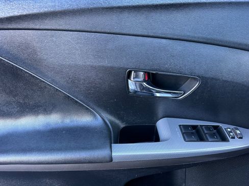 Used 2014 Toyota Venza LE image 11