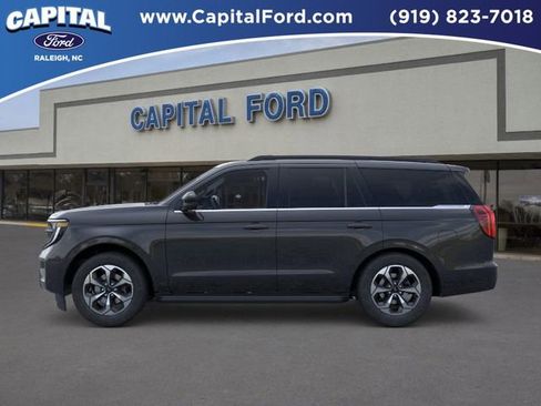 New 2026 Ford Expedition Active image 3