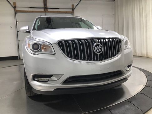 Used 2017 Buick Enclave Leather image 2