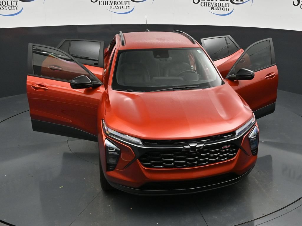 Certified 2024 Chevrolet Trax RS w/ Driver Confidence Package FWD image 34