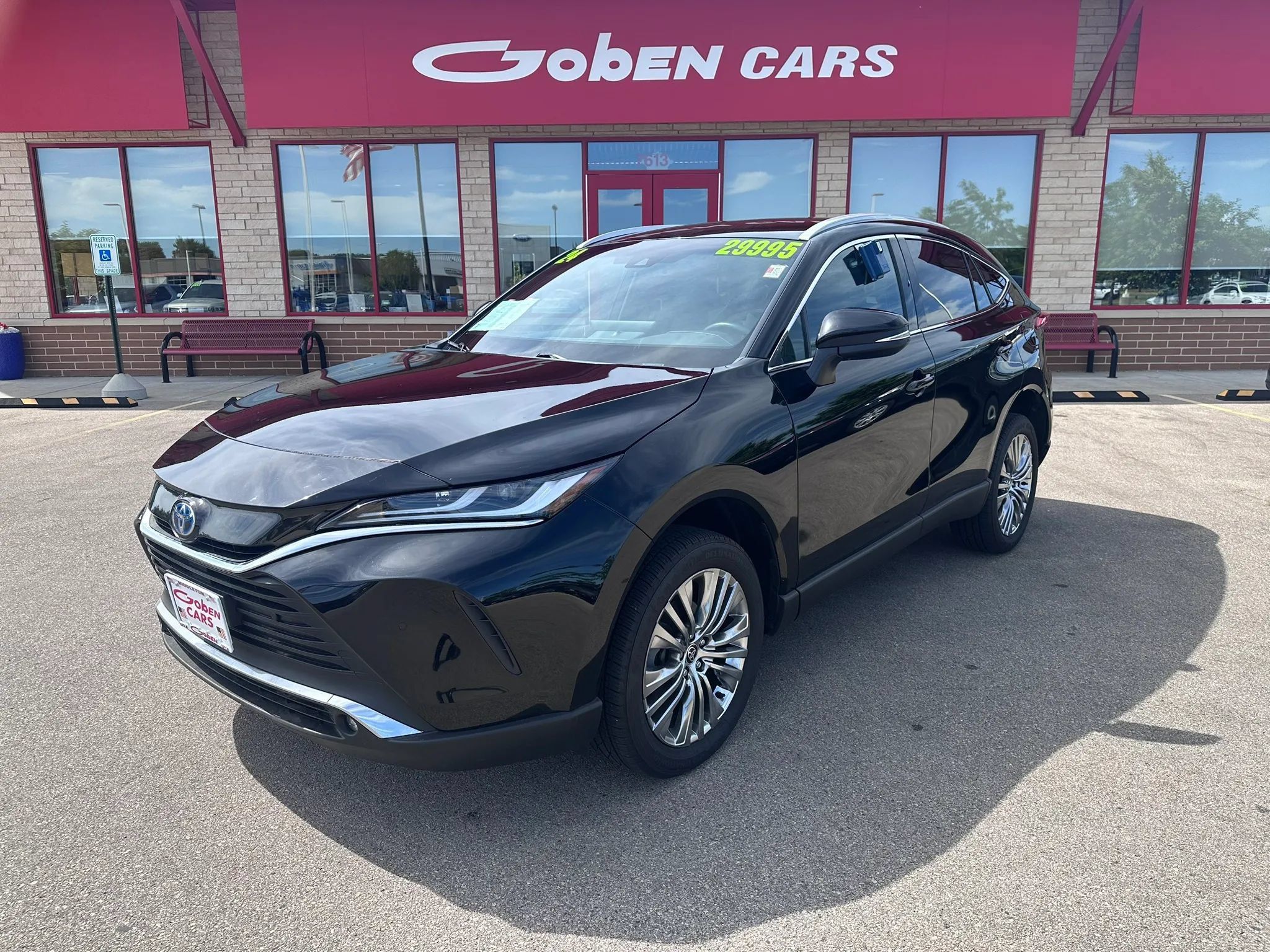 Used 2024 Toyota Venza XLE AWD/4WD image 1
