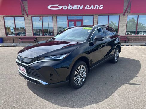 Used 2024 Toyota Venza XLE AWD/4WD image 1