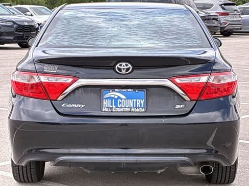 Used 2017 Toyota Camry SE FWD image 5