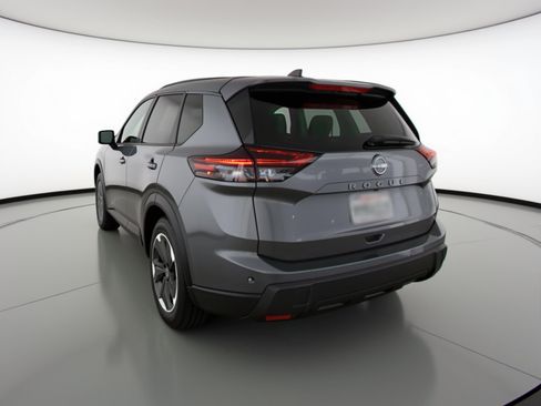 Used 2025 Nissan Rogue SV image 6