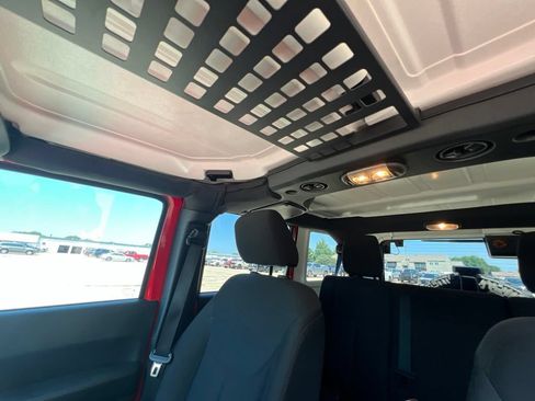Used 2018 Jeep Wrangler Unlimited Sport w/ Connectivity Group AWD/4WD image 19