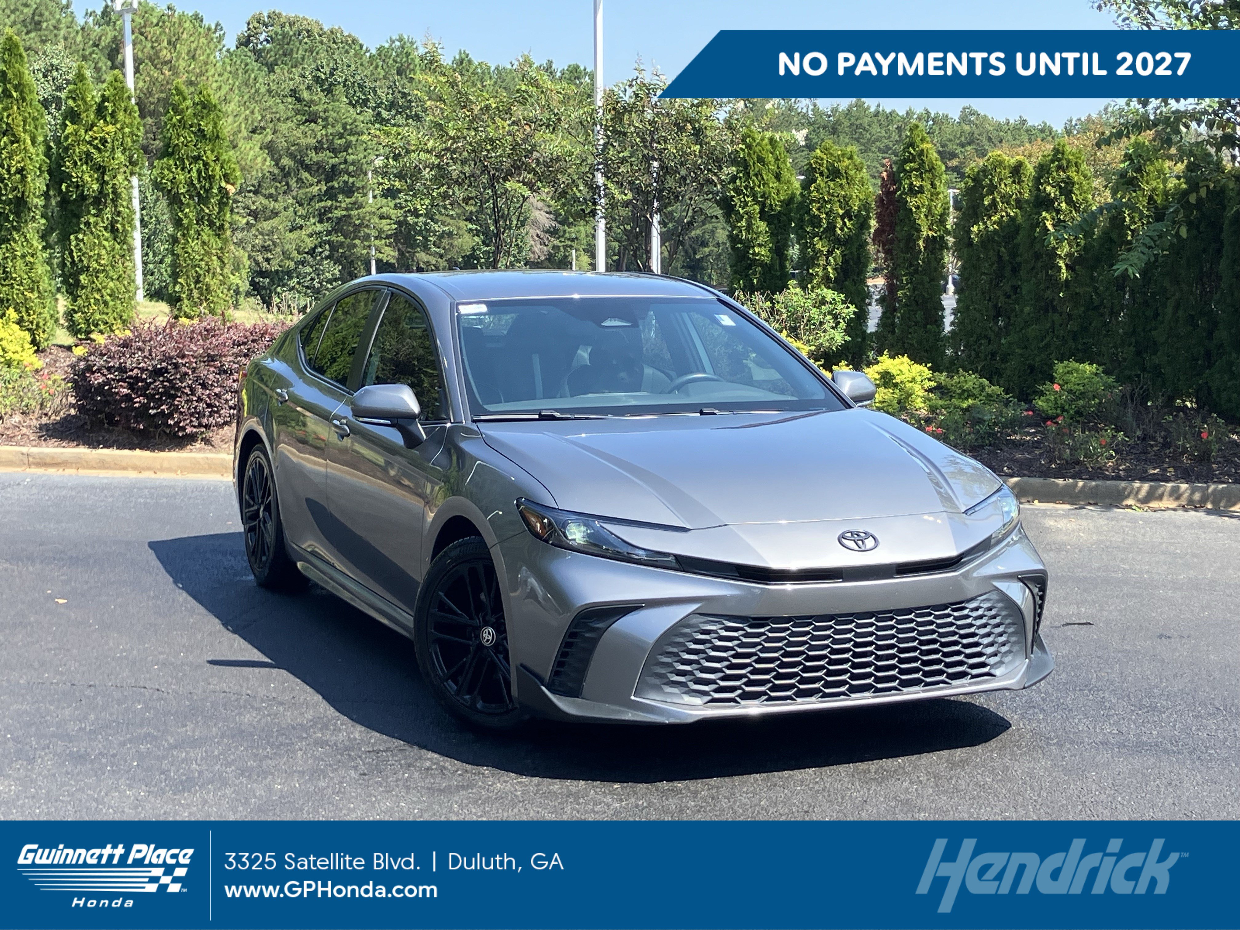 Used 2025 Toyota Camry SE FWD image 1