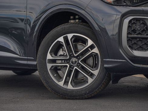 New 2025 Audi Q5 Premium Plus image 2