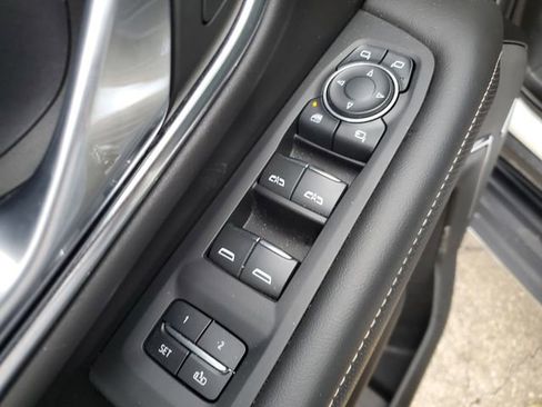 Used 2023 Chevrolet Tahoe Premier image 24