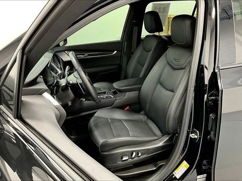 Used 2024 Cadillac XT6 Sport w/ Technology Package image 33