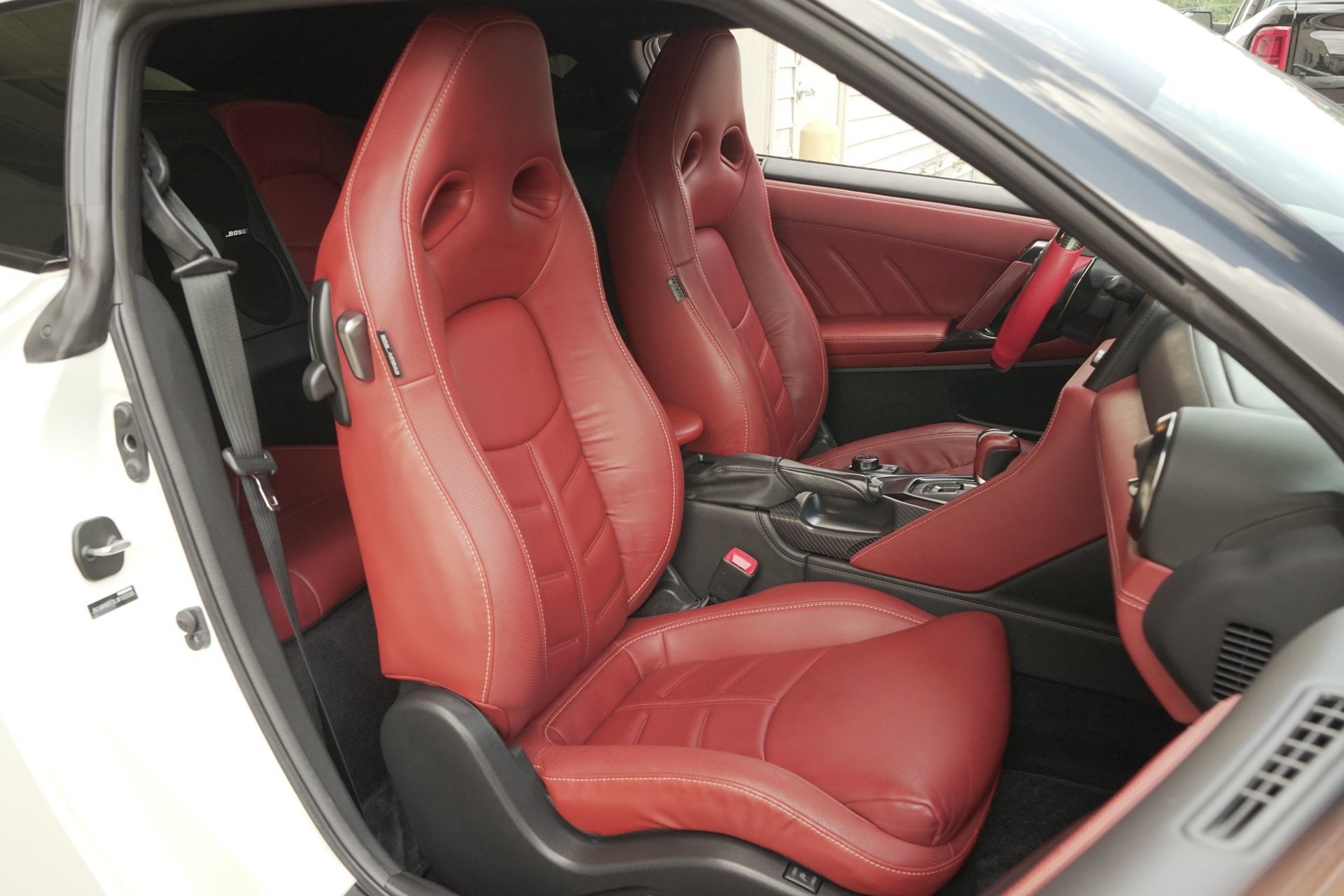 Used 2020 Nissan GT-R Premium w/ Premium Interior Package AWD/4WD image 9