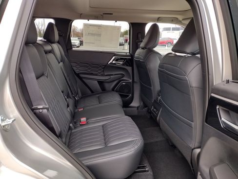 New 2025 Mitsubishi Outlander SEL image 10