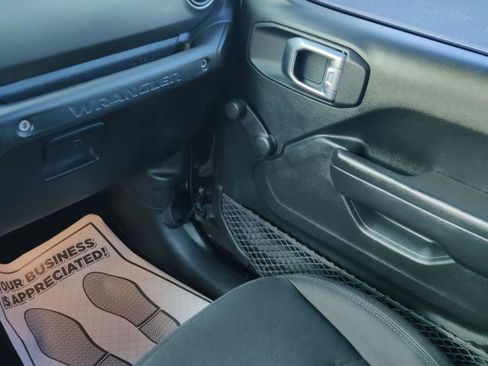 Used 2018 Jeep Wrangler Unlimited Sport image 26