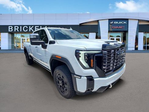 Used 2026 GMC Sierra 3500 Denali Ultimate AWD/4WD image 2
