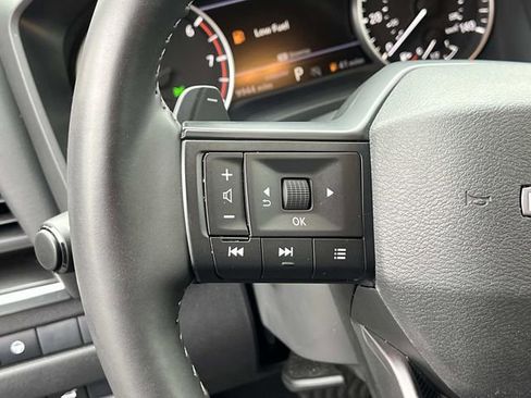 Used 2025 Nissan Rogue SV image 29