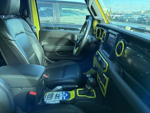 Used 2022 Jeep Wrangler Unlimited Sahara image 8