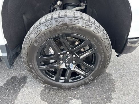 Used 2024 Chevrolet Silverado 1500 LT Trail Boss w/ LT Trail Boss Premium Package image 9