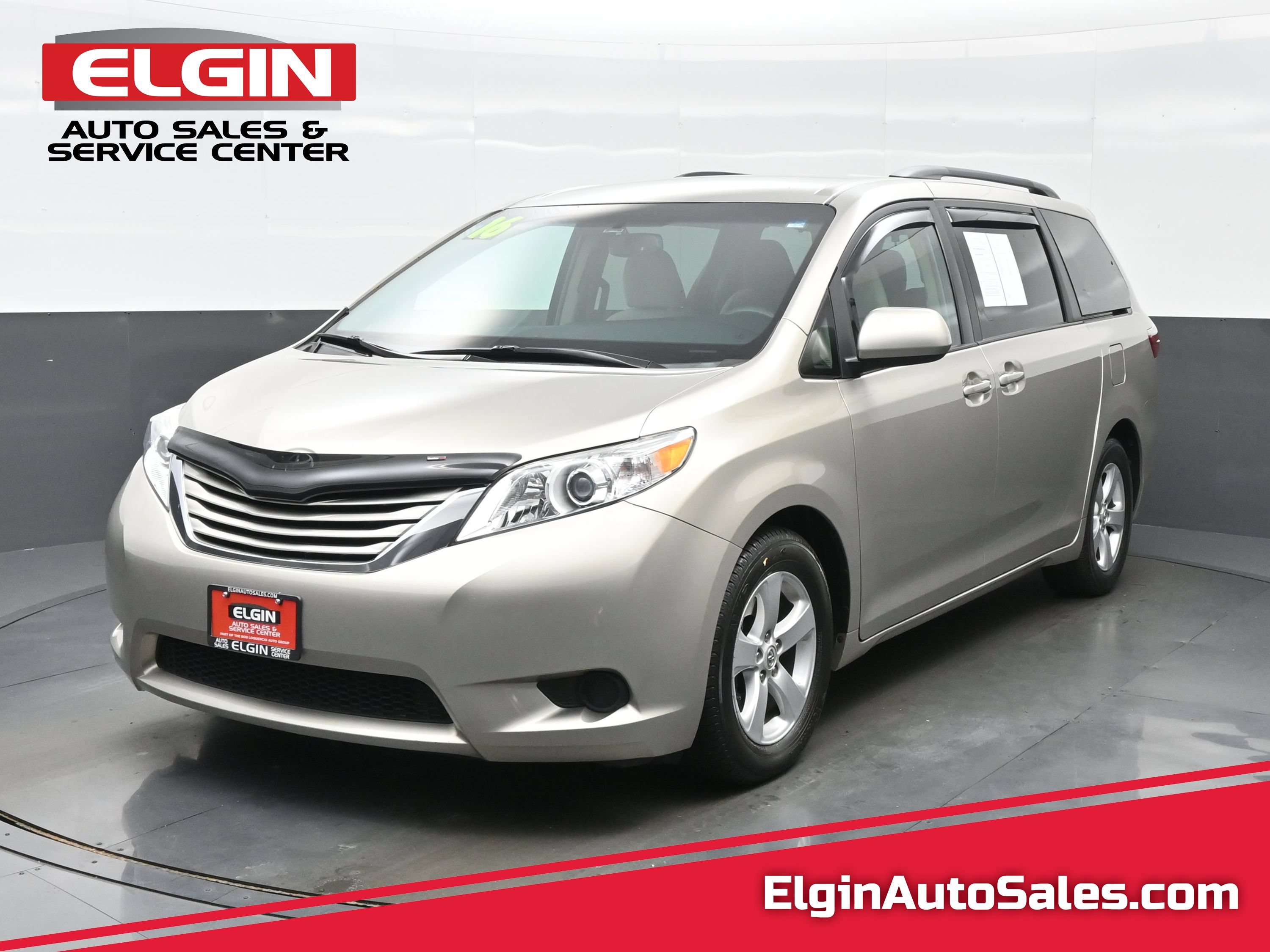 Used 2016 Toyota Sienna LE FWD image 1