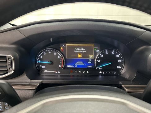 Used 2022 Ford Explorer Limited w/ Equipment Group 301A AWD/4WD image 13